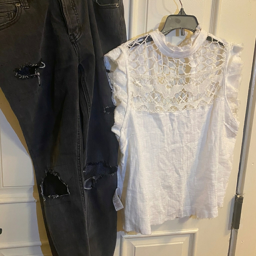 Free People outfit - casual jeans & flowy top back